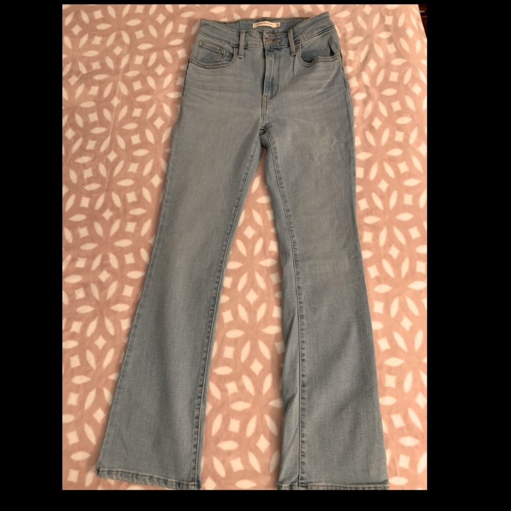 725 Levi High Rise Bootcut Jean